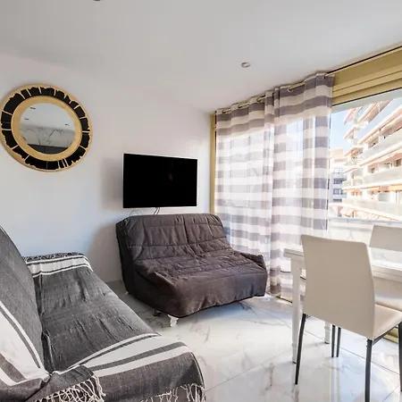 T2 Proche Croisette Appartement *